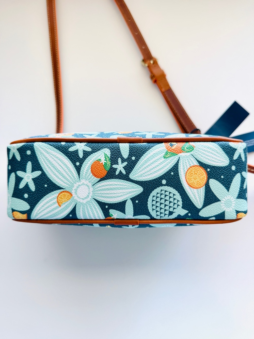 🧡Dooney & Bourke Disney Epcot Flower Garden 2024 Orange Bird Crossbody Purse Bag - Picture 10 of 13